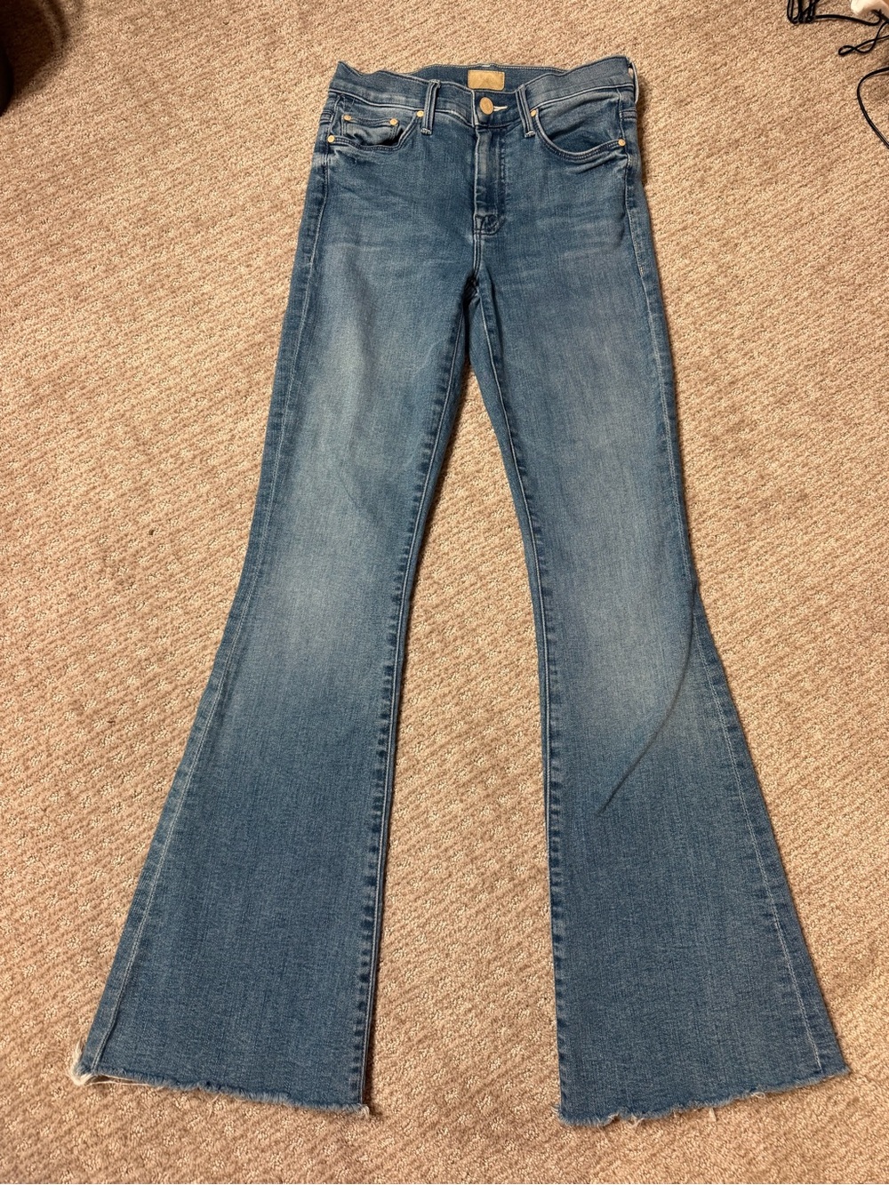 MOTHER the weekender fray Flare Jeans size 24